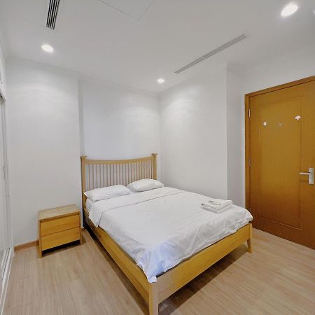 Homes By Christine - Vinhomes Central Park Ho Chi Minh City Exterior photo