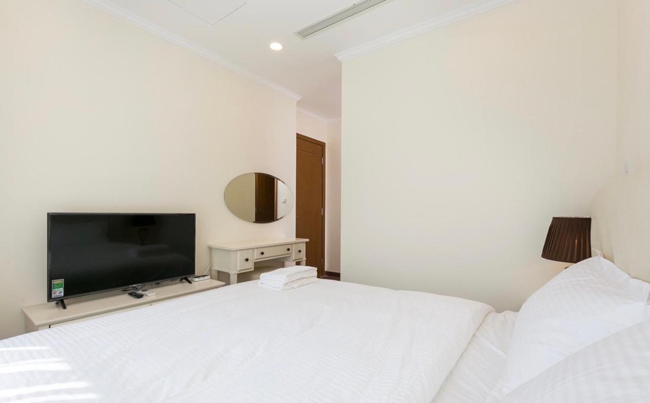 Homes By Christine - Vinhomes Central Park Ho Chi Minh City Exterior photo