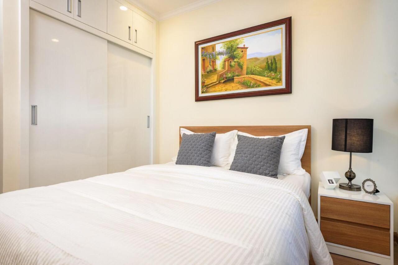 Homes By Christine - Vinhomes Central Park Ho Chi Minh City Exterior photo
