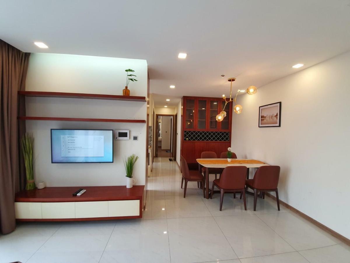 Homes By Christine - Vinhomes Central Park Ho Chi Minh City Exterior photo