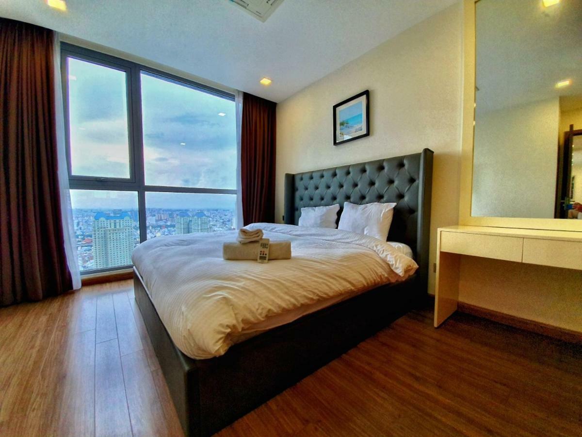 Homes By Christine - Vinhomes Central Park Ho Chi Minh City Exterior photo